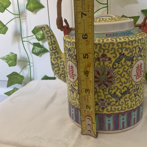 Vintage Asian Tea Pot - Picture 10 of 11